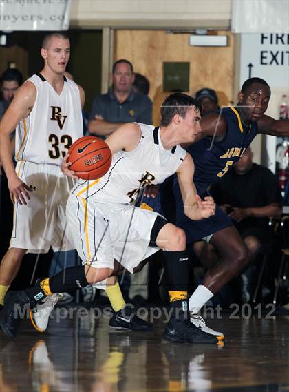 Thumbnail 2 in Bishop Verot vs. St. Thomas Aquinas (City of Palms Classic) photogallery.