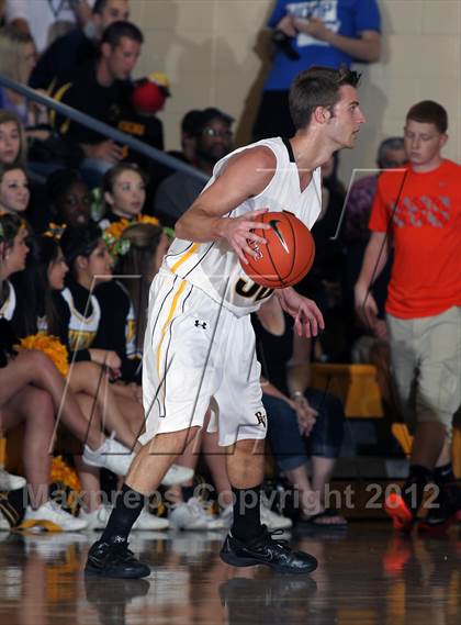 Thumbnail 1 in Bishop Verot vs. St. Thomas Aquinas (City of Palms Classic) photogallery.