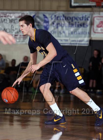 Thumbnail 1 in Bishop Verot vs. St. Thomas Aquinas (City of Palms Classic) photogallery.