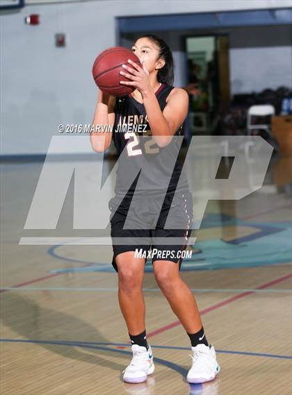 Thumbnail 3 in Alemany vs. Valencia photogallery.