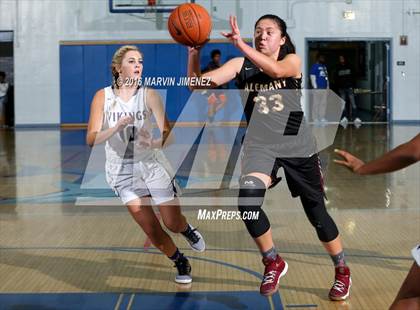 Thumbnail 1 in Alemany vs. Valencia photogallery.