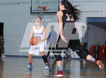 Thumbnail 1 in Alemany vs. Valencia photogallery.