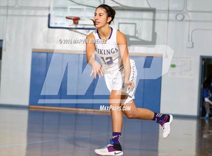 Thumbnail 2 in Alemany vs. Valencia photogallery.