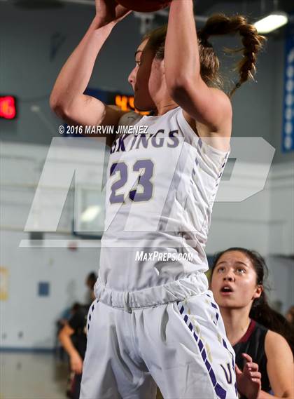 Thumbnail 1 in Alemany vs. Valencia photogallery.