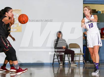Thumbnail 1 in Alemany vs. Valencia photogallery.