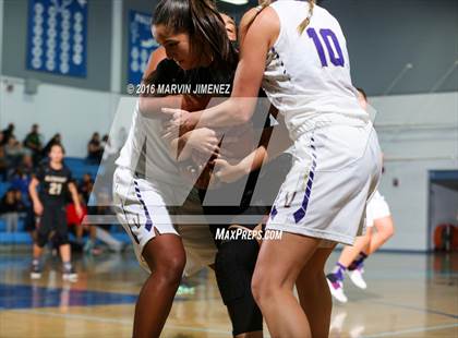 Thumbnail 2 in Alemany vs. Valencia photogallery.