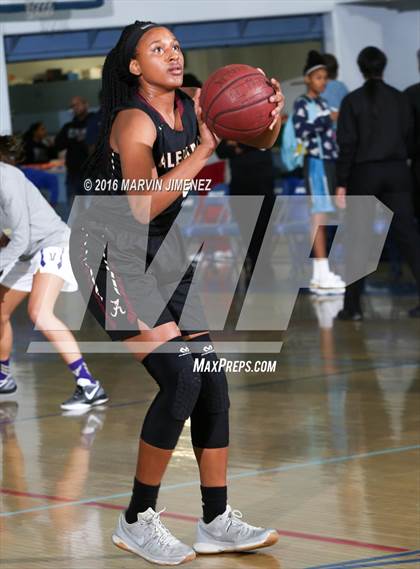 Thumbnail 3 in Alemany vs. Valencia photogallery.