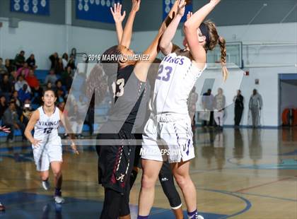 Thumbnail 1 in Alemany vs. Valencia photogallery.