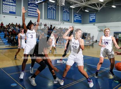 Thumbnail 2 in Alemany vs. Valencia photogallery.