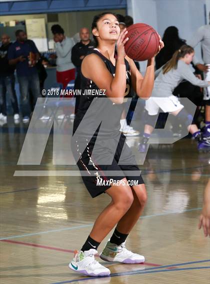 Thumbnail 2 in Alemany vs. Valencia photogallery.