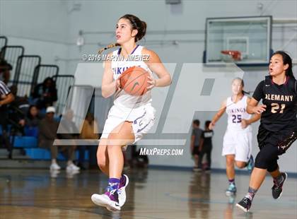 Thumbnail 3 in Alemany vs. Valencia photogallery.
