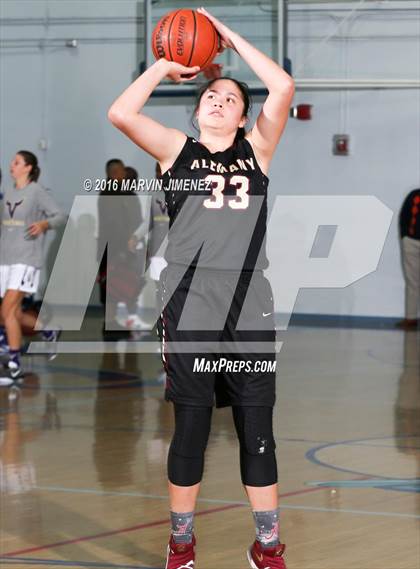 Thumbnail 3 in Alemany vs. Valencia photogallery.
