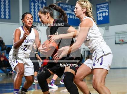 Thumbnail 1 in Alemany vs. Valencia photogallery.