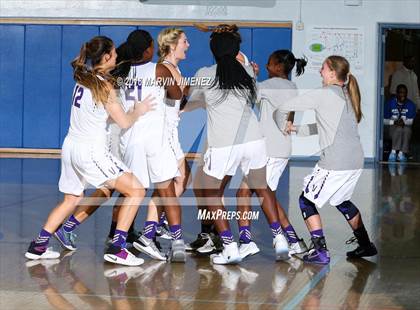 Thumbnail 3 in Alemany vs. Valencia photogallery.
