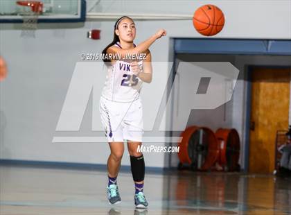 Thumbnail 1 in Alemany vs. Valencia photogallery.