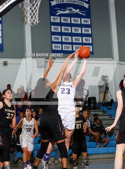 Thumbnail 1 in Alemany vs. Valencia photogallery.