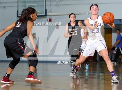 Thumbnail 3 in Alemany vs. Valencia photogallery.