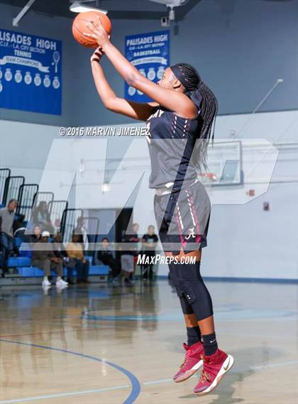 Thumbnail 1 in Alemany vs. Valencia photogallery.