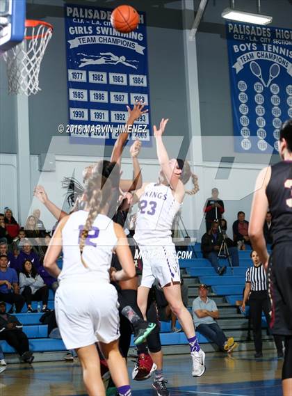 Thumbnail 2 in Alemany vs. Valencia photogallery.
