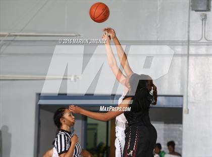 Thumbnail 2 in Alemany vs. Valencia photogallery.