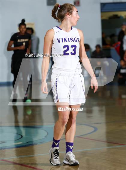 Thumbnail 3 in Alemany vs. Valencia photogallery.