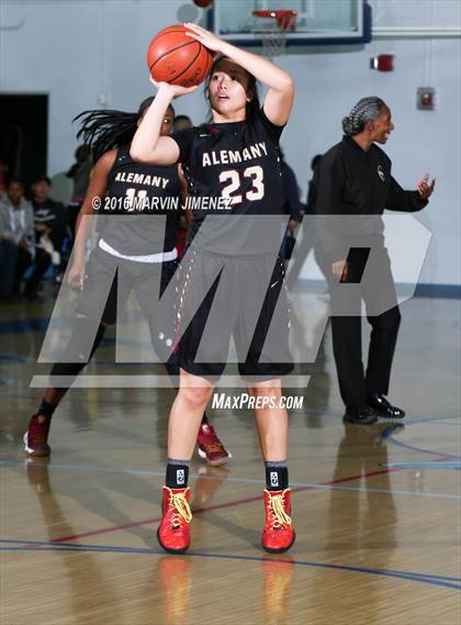 Thumbnail 1 in Alemany vs. Valencia photogallery.