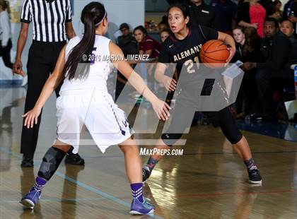 Thumbnail 2 in Alemany vs. Valencia photogallery.