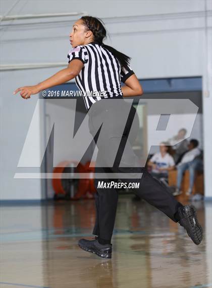 Thumbnail 2 in Alemany vs. Valencia photogallery.