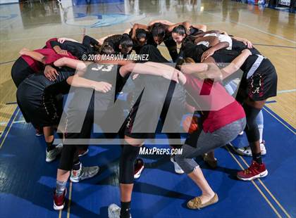 Thumbnail 2 in Alemany vs. Valencia photogallery.