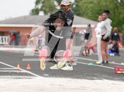 Thumbnail 1 in SCHSL 4A District 3 Qualifiers (Field Events) photogallery.
