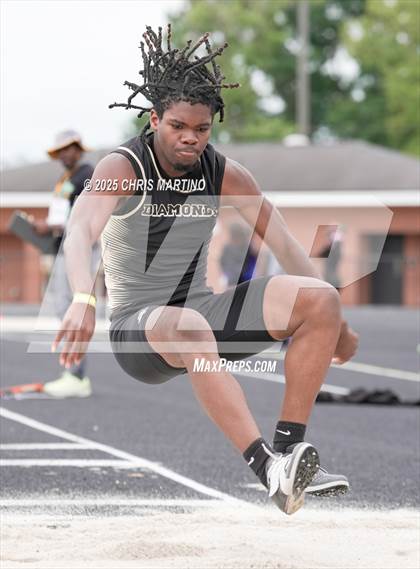 Thumbnail 1 in SCHSL 4A District 3 Qualifiers (Field Events) photogallery.