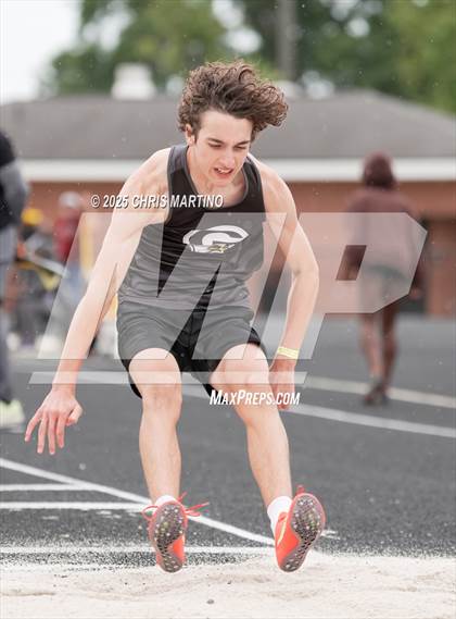 Thumbnail 1 in SCHSL 4A District 3 Qualifiers (Field Events) photogallery.