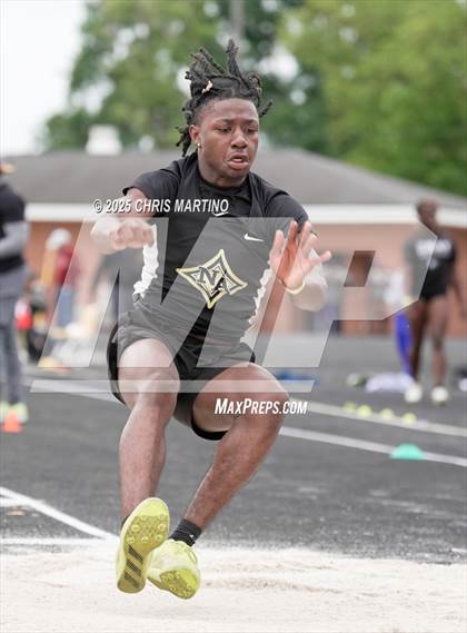 Thumbnail 1 in SCHSL 4A District 3 Qualifiers (Field Events) photogallery.