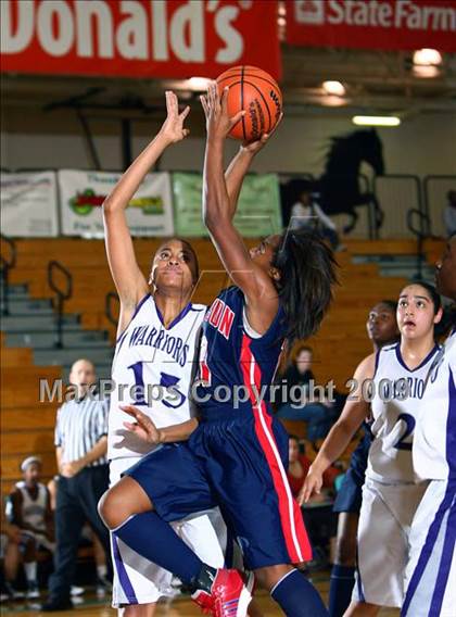 Thumbnail 2 in SA Warren vs. Pearland Dawson (McDonalds Texas Invitational) photogallery.