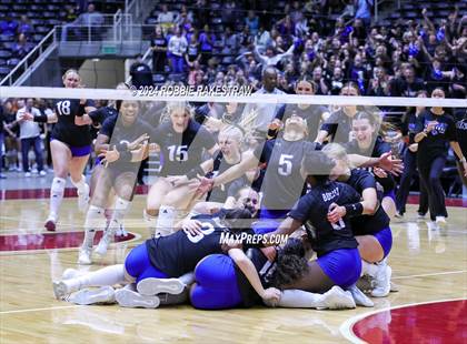 Thumbnail 1 in Byron Nelson vs. Stratford (UIL 6A Volleyball Division II Final) photogallery.