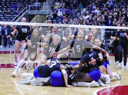 Thumbnail 2 in Byron Nelson vs. Stratford (UIL 6A Volleyball Division II Final) photogallery.