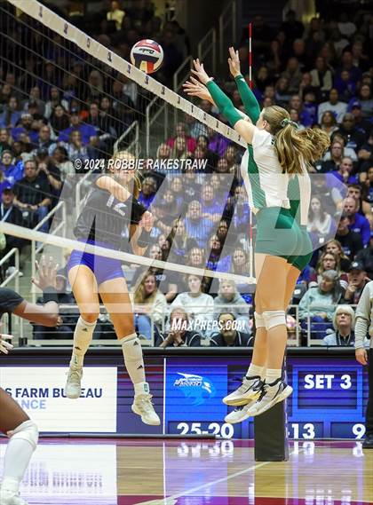 Thumbnail 2 in Byron Nelson vs. Stratford (UIL 6A Volleyball Division II Final) photogallery.