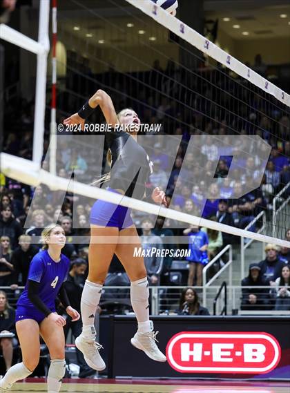 Thumbnail 3 in Byron Nelson vs. Stratford (UIL 6A Volleyball Division II Final) photogallery.