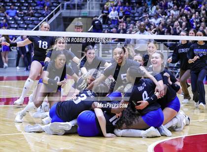 Thumbnail 3 in Byron Nelson vs. Stratford (UIL 6A Volleyball Division II Final) photogallery.