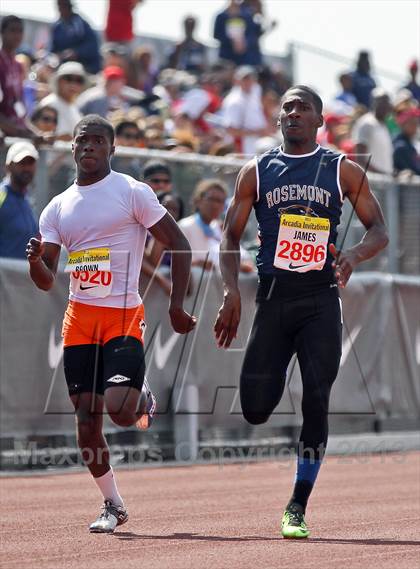 Thumbnail 3 in Arcadia Invitational (200 M Dash) photogallery.