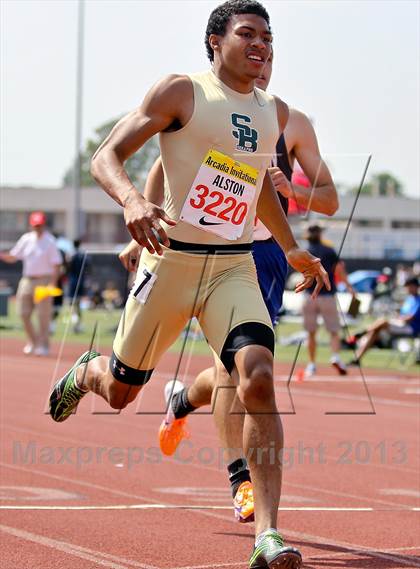 Thumbnail 2 in Arcadia Invitational (200 M Dash) photogallery.