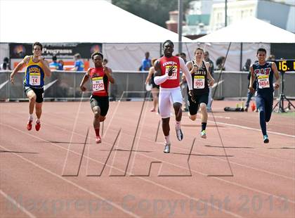 Thumbnail 2 in Arcadia Invitational (200 M Dash) photogallery.