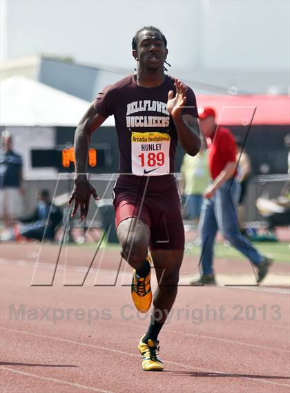 Thumbnail 1 in Arcadia Invitational (200 M Dash) photogallery.