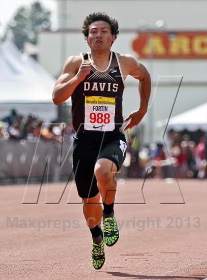 Thumbnail 1 in Arcadia Invitational (200 M Dash) photogallery.