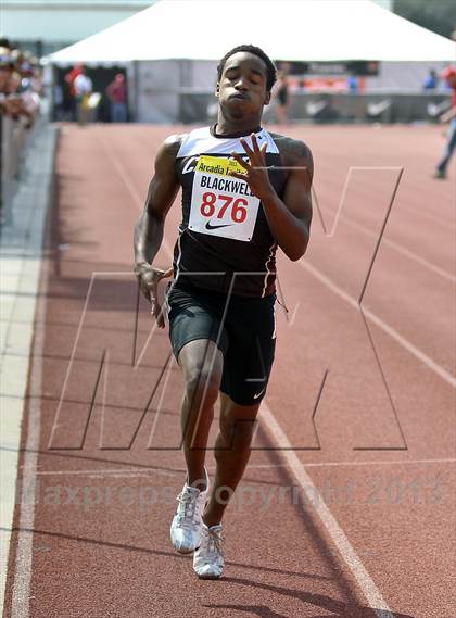 Thumbnail 2 in Arcadia Invitational (200 M Dash) photogallery.