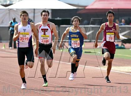 Thumbnail 1 in Arcadia Invitational (200 M Dash) photogallery.