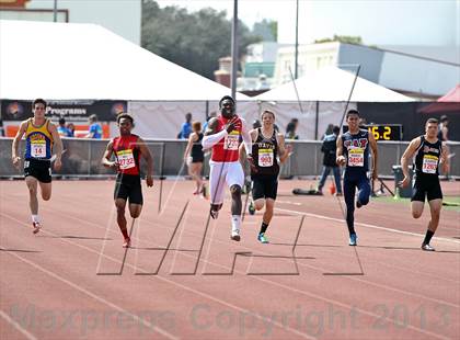 Thumbnail 3 in Arcadia Invitational (200 M Dash) photogallery.