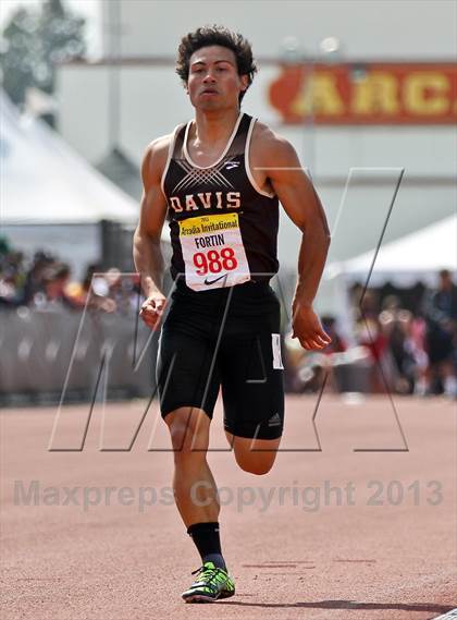 Thumbnail 3 in Arcadia Invitational (200 M Dash) photogallery.