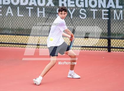 Thumbnail 2 in E.D. White vs Houma Christian (Thibodaux Wellness Center) photogallery.