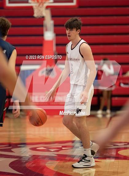 Thumbnail 2 in Kings Park vs South Side (NYSPHSAA Class A Regional Final) photogallery.